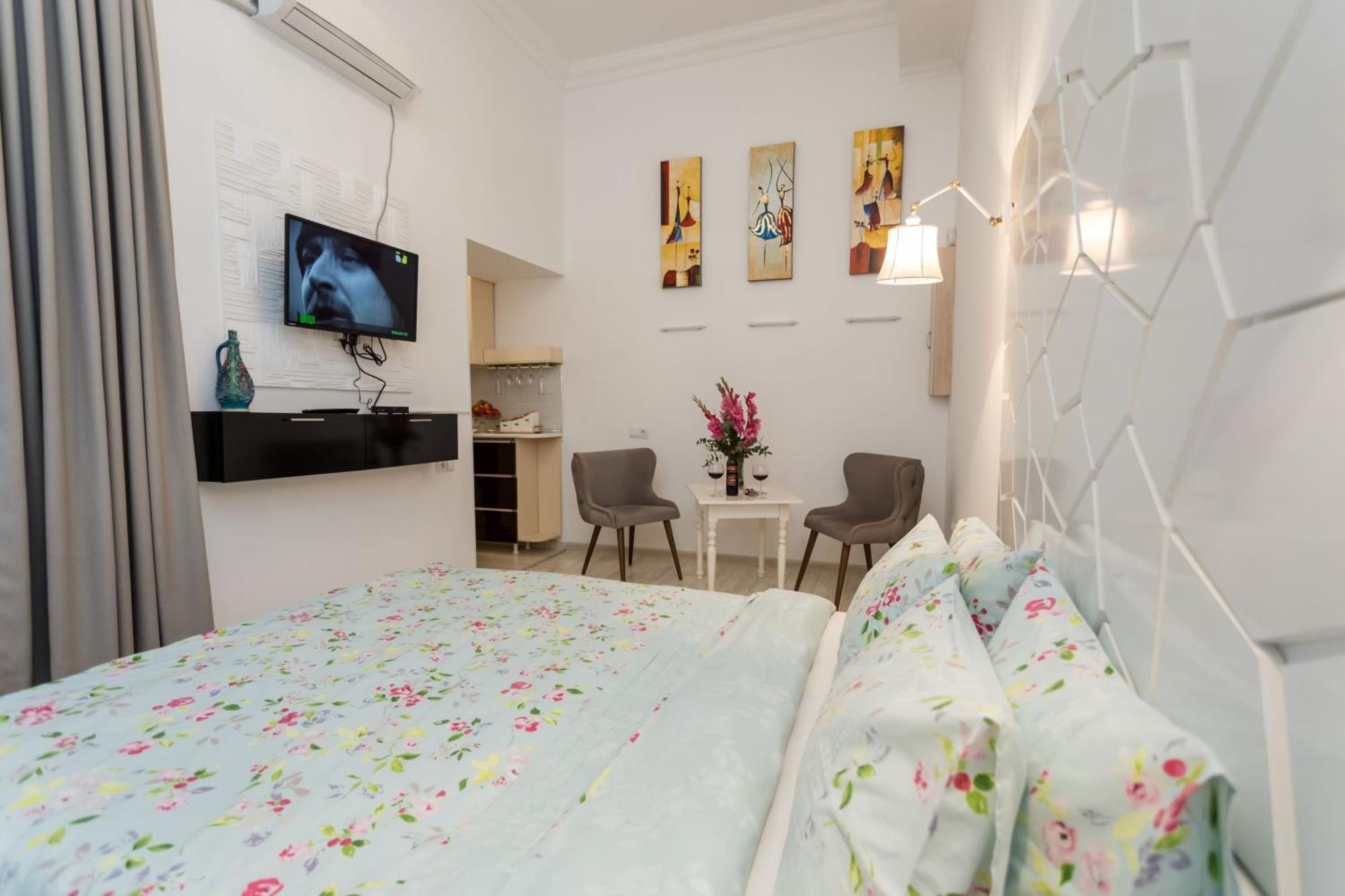 Old Tbilisi Trio Apartments Dış mekan fotoğraf